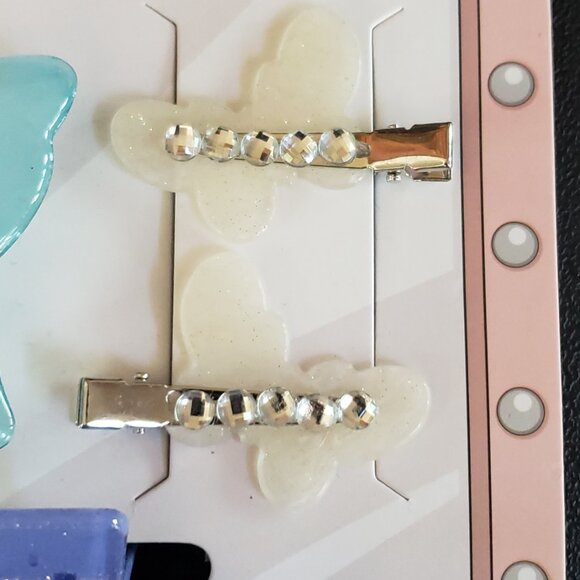 Capelli Hair Clip Set - 4 Pieces -  BRAND NEW ON CARD - Picture 3 of 4